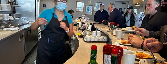 Bay Cafe - Fishermen's Terminal is one of Team PandY Breakfast Club Meetings.
