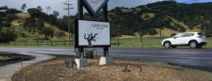 Lava Vine Tasting Room is one of สถานที่ที่ Jelena ถูกใจ.