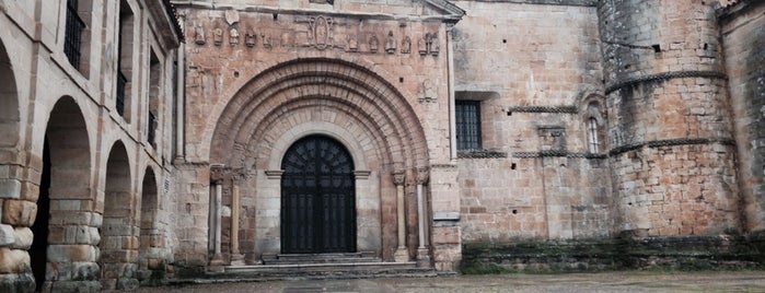 Santillana del Mar is one of Cantabria.