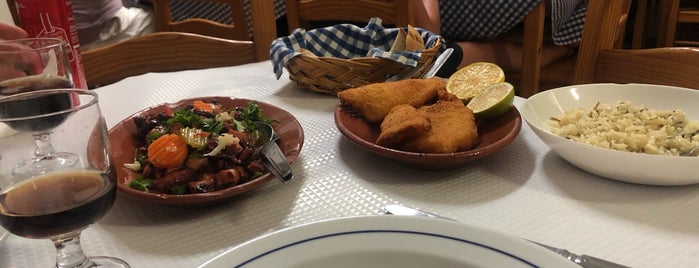 Restaurante O Passarinho is one of Algarve.