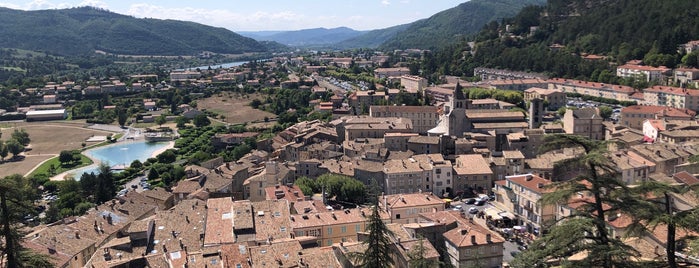 Sisteron is one of La route Napoléon.