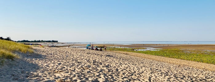 Plage de Trousse Chemise is one of Ille de Re.