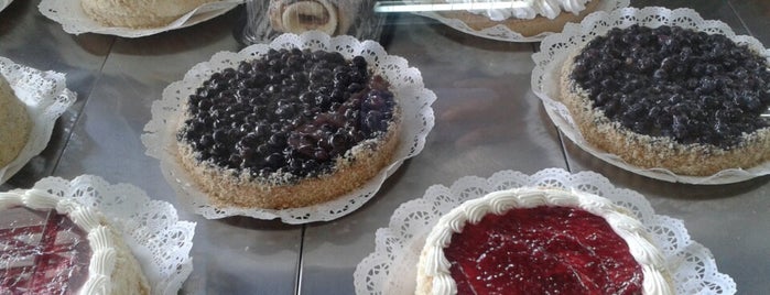 Panaderia Egaña is one of Lugares favoritos de Catherine.