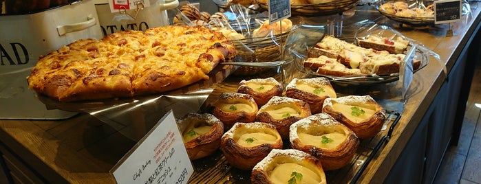 Chef's Bakery is one of The 15 Best Places for Comfortable Seats in Tokyo.