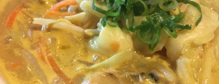Curry Udon Senkichi is one of 食べ物処.
