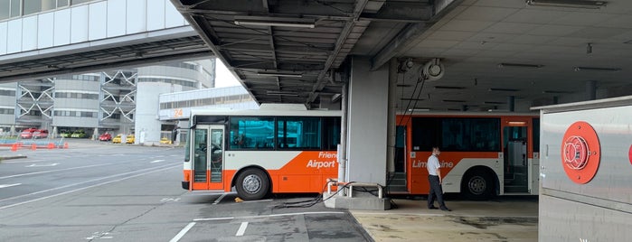 Gate 33 is one of 羽田空港搭乗ゲート.