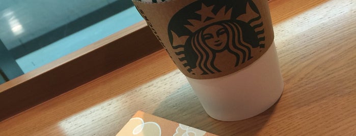 Starbucks is one of 電源カフェ（緊急用）.
