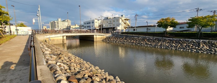 花畑運河 is one of 運河 in Japan.