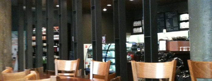 Starbucks is one of Lugares favoritos de Jurgis.