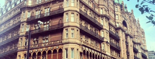 Hotel Russell is one of 1000 Things To Do in London (pt 1).