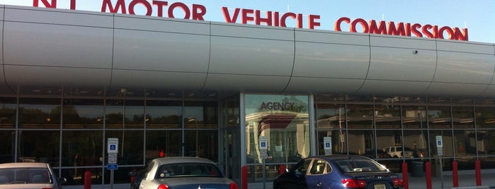 NJ Motor Vehicle Commission (DMV) is one of Lieux qui ont plu à Aleksey.