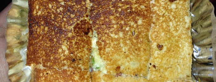 Hari Super Sandwich is one of Locais curtidos por Sezel.