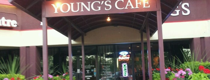 Young's Cafe Vietnamese Cuisine is one of สถานที่ที่ Jarrett ถูกใจ.
