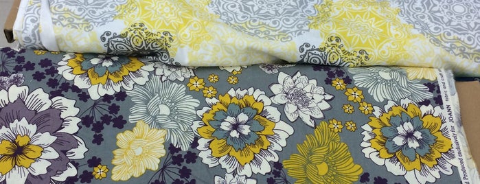 JOANN Fabrics and Crafts is one of Locais curtidos por Lisa.