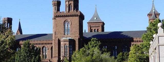 Smithsonian Institution is one of Terriさんのお気に入りスポット.