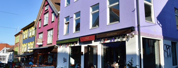 Efendi Coffee & Tea House is one of Lieux sauvegardés par Daniel.