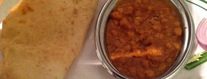Dosa Temple (Dosa 'n' Curry) is one of Danielさんの保存済みスポット.
