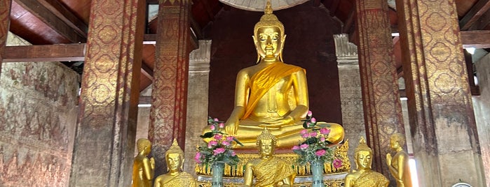 Wat Yai Suwannaram is one of Petchaburi trip.