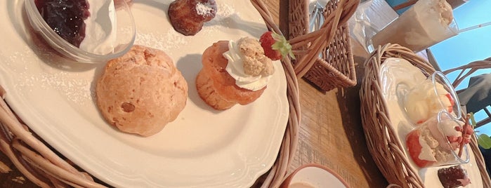 Afternoon Tea TEAROOM is one of カフェ 行きたい3.