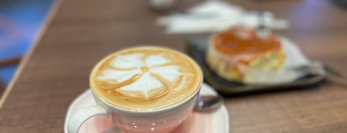 Yakitate Japanese Bakery And Café is one of Dubai.