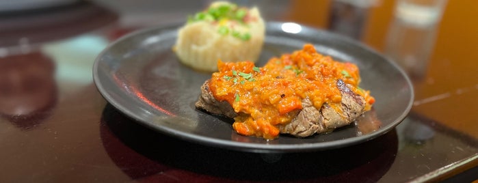 Tony Roma's Ribs, Seafood, & Steaks is one of Mark 님이 좋아한 장소.