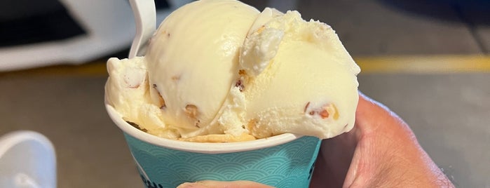 Gelati Celesti Ice Cream is one of Posti che sono piaciuti a Dawn.