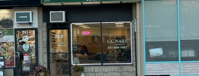 C.C. Nail Salon is one of Locais curtidos por lino.