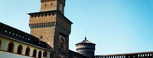 Castillo Sforzesco is one of Milano.