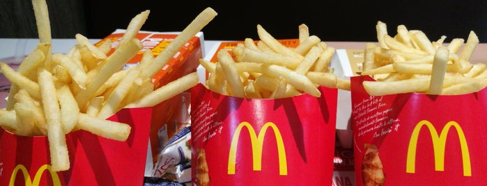 McDonald's is one of Locais curtidos por Edgar.