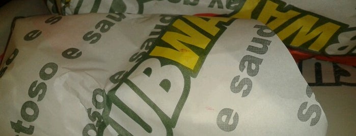 Subway is one of Adrianaさんのお気に入りスポット.