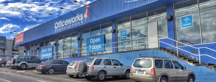 Officeworks is one of Priyaさんのお気に入りスポット.