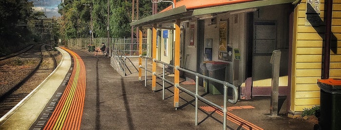 Heyington Station is one of Melbourne Train Network.