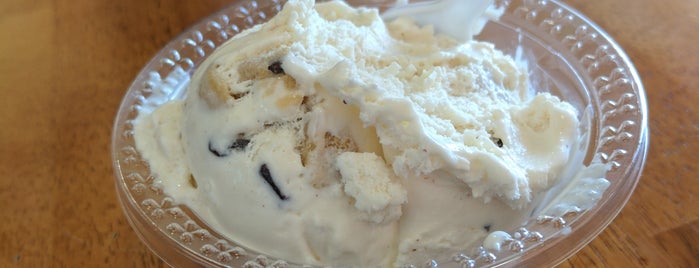 Mountain Treats Ice Cream & Fudge is one of Road Trip stops.
