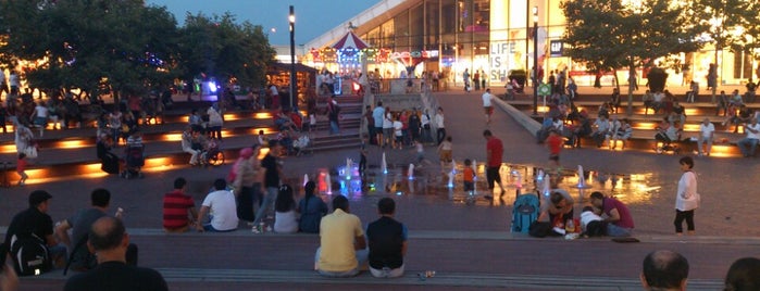 Meydan İstanbul is one of ALIŞVERİŞ MERKEZLERİ / Shopping Center.