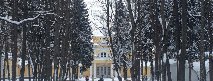 Усадьба Братцево is one of Музеи и парки Москвы / Moscow Parks and Museums.