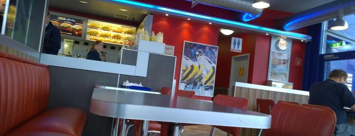 Burger King is one of Tempat yang Disukai Volker.