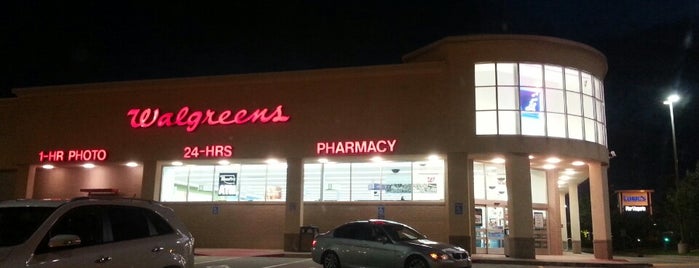 Walgreens is one of Lyricさんのお気に入りスポット.