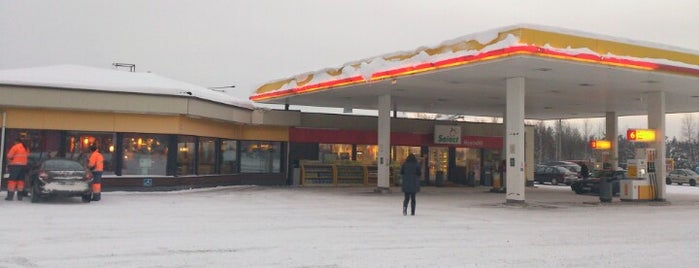 Shell HelmiSimpukka Taavetti Pitkä-Shell is one of Lugares favoritos de Timo.