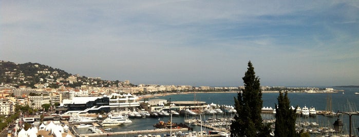 Port de Cannes is one of Lugares favoritos de Mujdat.