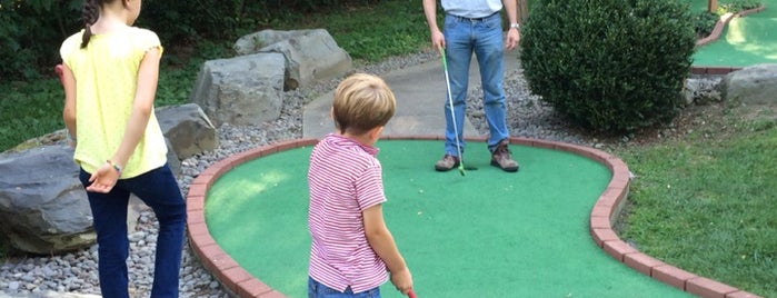 Lakeside Licks Mini Golf is one of New Paltz, NY.