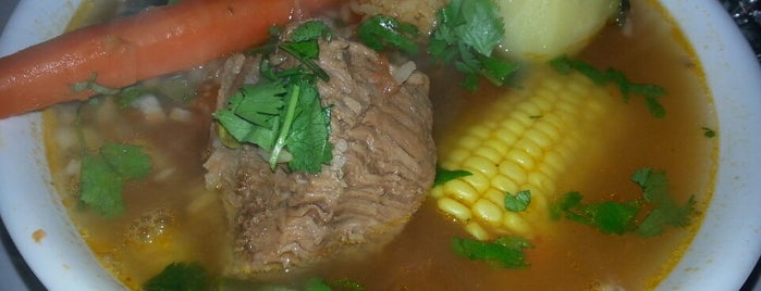 Chula's Mexican Grill is one of Posti salvati di kaleb.