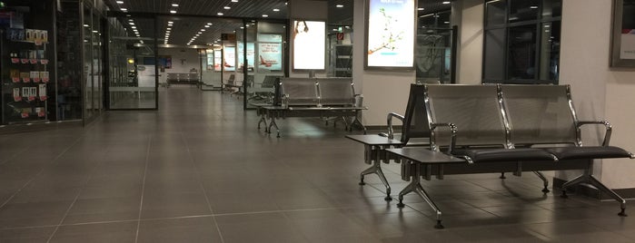 Saarbrücken Airport (SCN) is one of สถานที่ที่บันทึกไว้ของ Bianca.