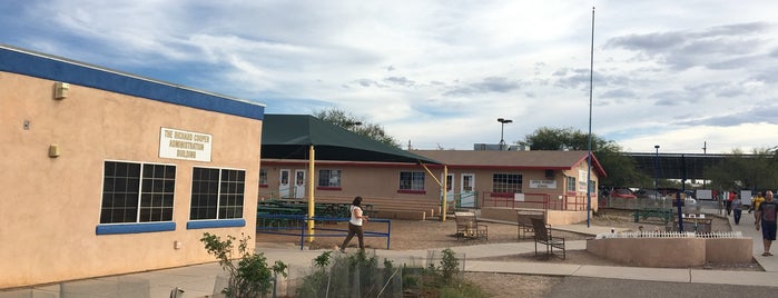Tucson Country Day School is one of Donna Leigh'in Beğendiği Mekanlar.