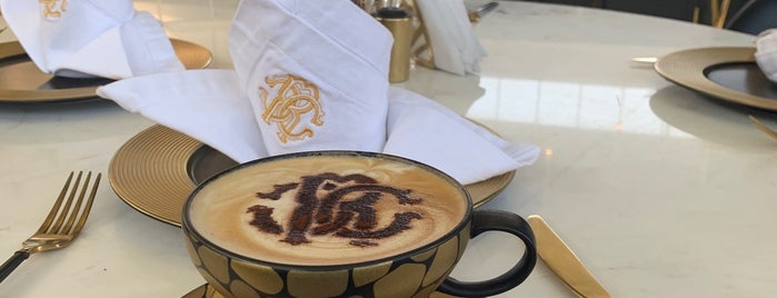 Roberto Cavali Cafe At Riyadh Park is one of Tempat yang Disukai YASS.