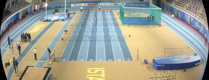 Aslı Çakır Alptekin Atletizm Salonu is one of Tempat yang Disukai Berna.