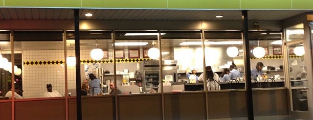 Waffle House is one of Orte, die Eric gefallen.