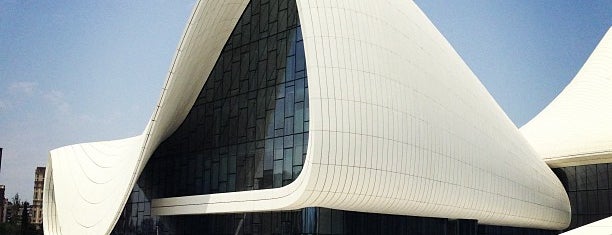 Haydar Aliyev Kültür Merkezi is one of Zaha Hadid.