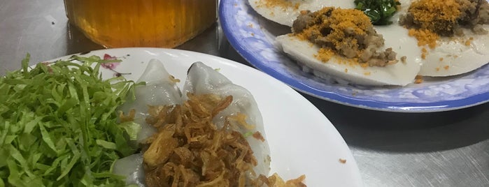 Bánh Cuốn Hải Nam is one of Locais curtidos por LR.