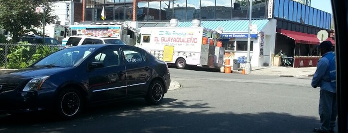 El Guayaquileno Mini Picanteria Food Truck is one of NYC Treat Day.