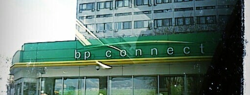 АЗС BP & Wild Bean Café is one of АЗС РОССИЯ.